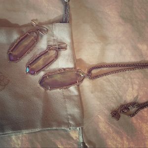 Beautiful necklace & earrings set- like new